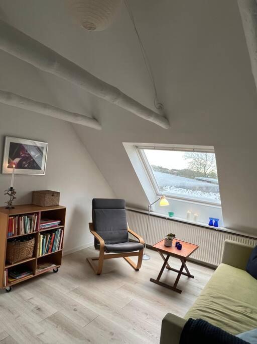 Skont Hus Pa Landet Taet Pa Billund Vila Give Exterior foto