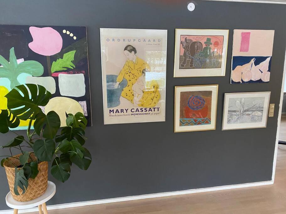 Skont Hus Pa Landet Taet Pa Billund Vila Give Exterior foto