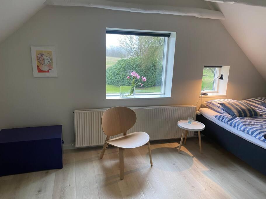 Skont Hus Pa Landet Taet Pa Billund Vila Give Exterior foto