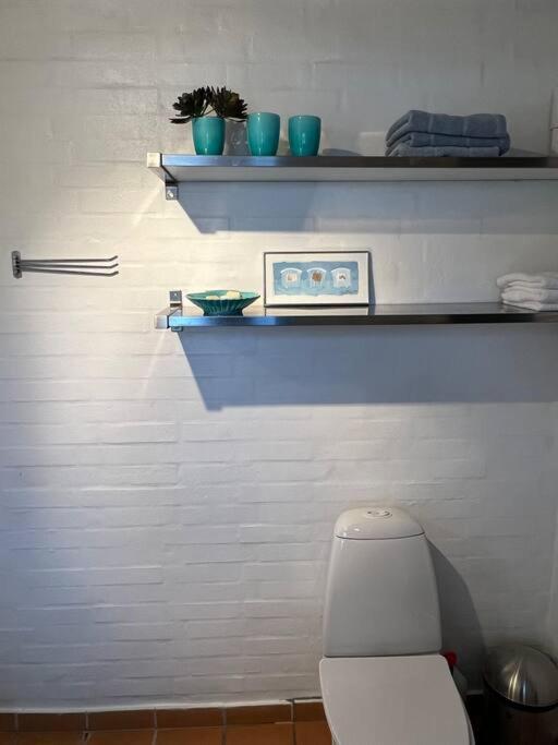 Skont Hus Pa Landet Taet Pa Billund Vila Give Exterior foto