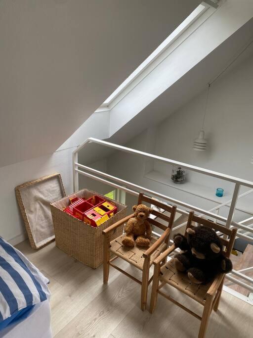 Skont Hus Pa Landet Taet Pa Billund Vila Give Exterior foto